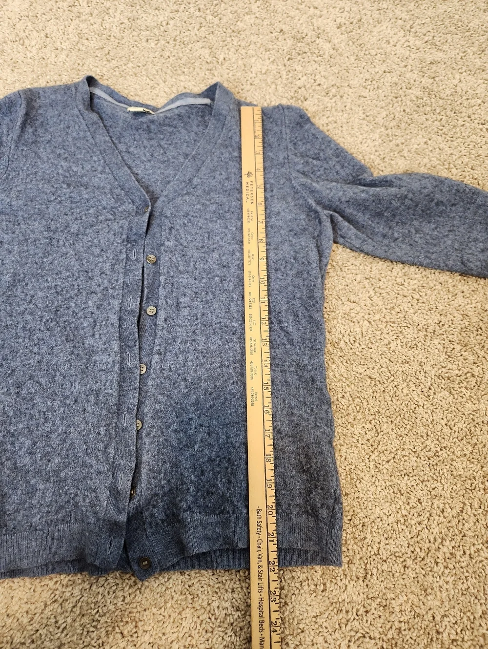 L.L. Bean Wool & Cashmere Blend Cardigan Sweater Size Large - Picture 6 of 7